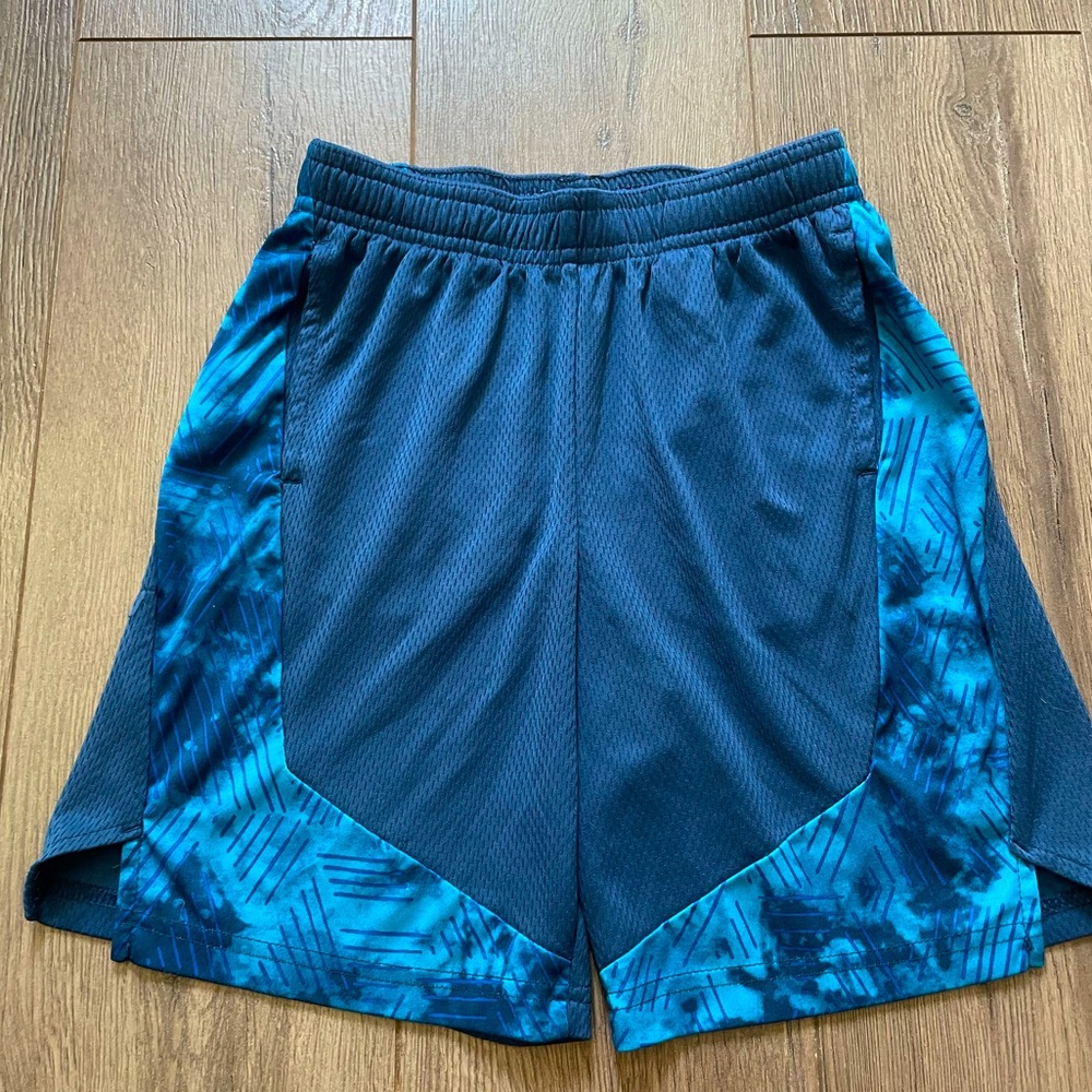 Boys athletic shorts size 6/7